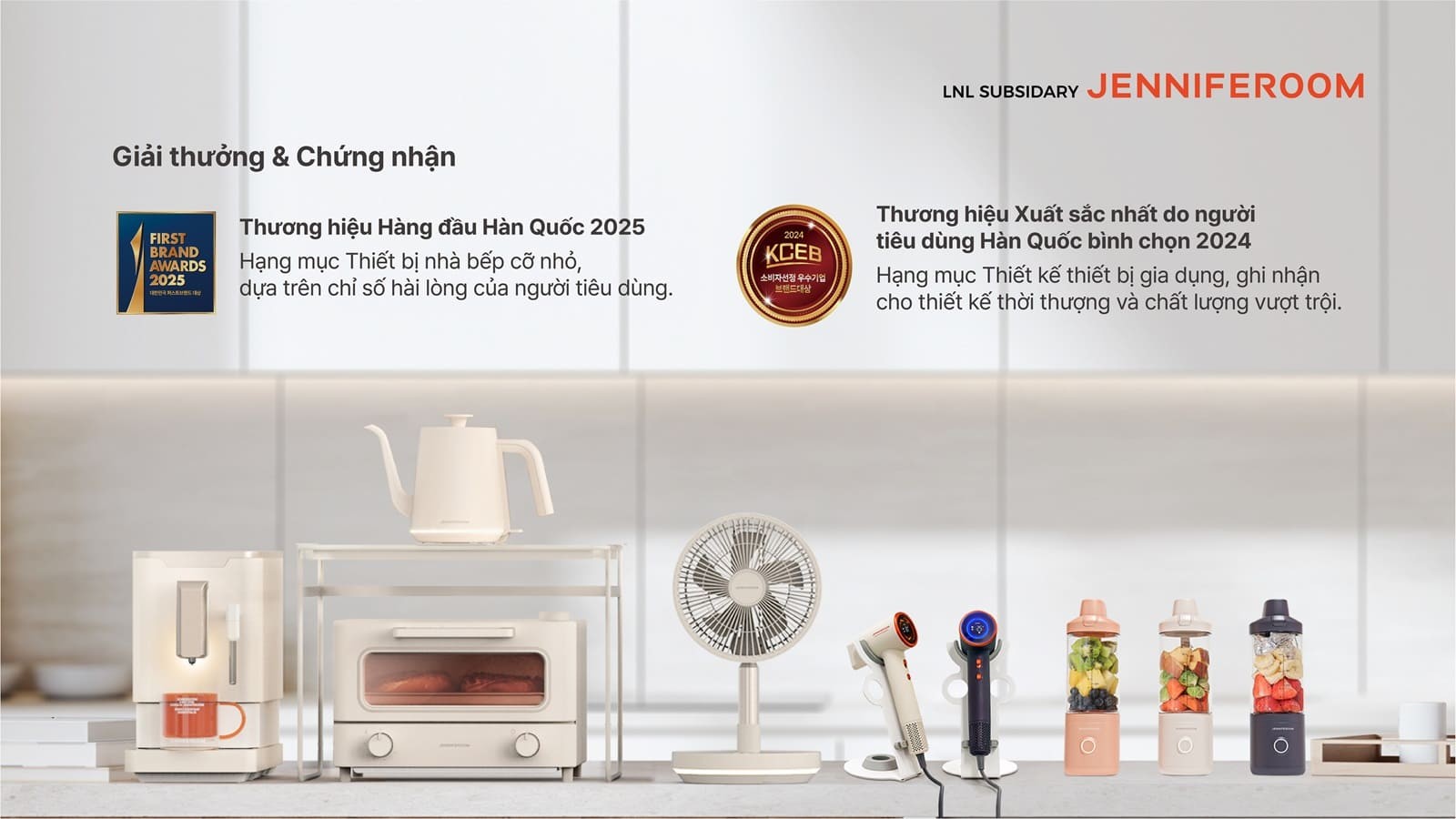 jenniferoom-thuong-xuyen-nhan-duoc-giai-thuong-ve-thuong-hieu-trong-nhung-nam-gan-day-1755267756.jpg