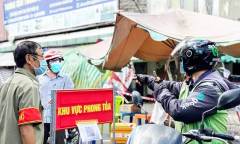 Hà Nội: Cước vận chuyển tăng cao vì thiếu shipper