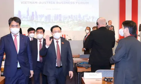 Quốc hội Việt Nam cam kết tạo lập môi trường kinh doanh tốt nhất, hướng đến các chuẩn mực OECD