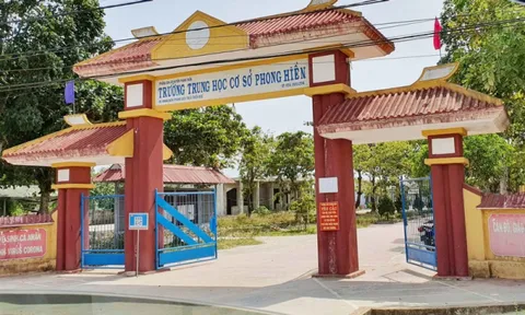 Thừa Thiên- Huế: Doanh nghiệp tài trợ rút lui, dãy phòng học tiền tỷ nằm “dở dang”