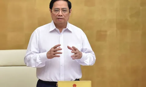 Thủ tướng yêu cầu khẩn trương hoàn thiện hai chiến lược lớn, sớm có chính sách kích thích kinh tế