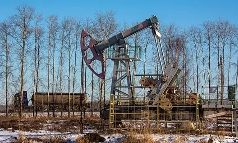 Nguồn cung tăng, đẩy giá dầu thô hôm nay giảm mạnh