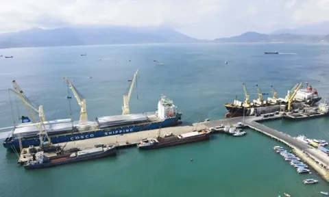 Cảng Cam Ranh vững bước đi lên sau 30 năm hình thành và phát triển