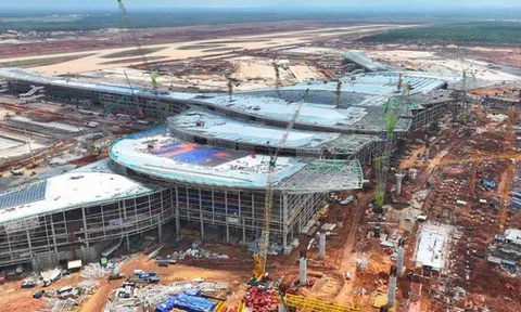 Cân nhắc kỹ khi chuyển toàn bộ chuyến bay quốc tế từ Tân Sơn Nhất về Long Thành