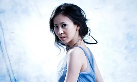 Sao nữ chụp ảnh nude để nổi tiếng bị bố từ mặt, chồng đòi ly hôn