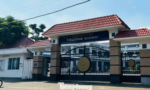 Mất điện thoại, giáo viên yêu cầu cả lớp viết 'người nghi ngờ' khiến phụ huynh bức xúc