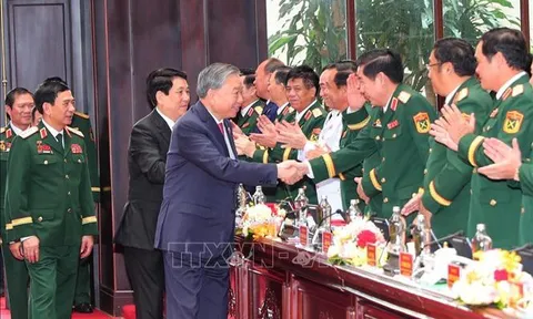 Tổng Bí thư và Chủ tịch nước dự phiên bế mạc Đại hội đại biểu Đảng bộ Quân đội lần thứ XII