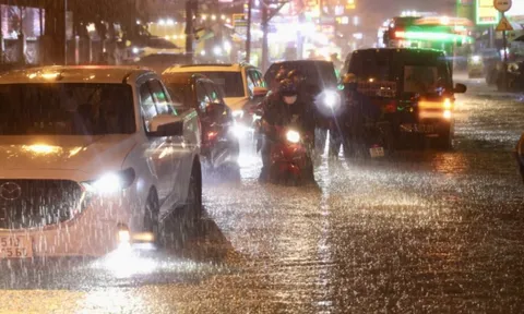 Đến lượt TP.HCM mưa và ngập!