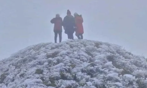 Dự báo thời tiết 27/12: Đợt không khí lạnh "lạ thường" khiến miền Bắc rét buốt kéo dài bao lâu?