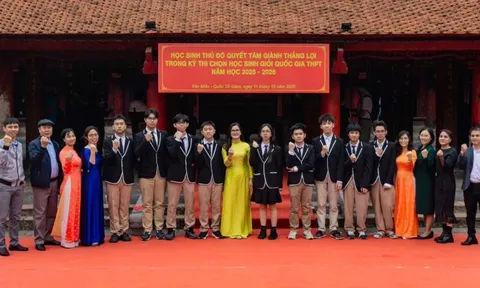 1 trường tư thục ở Hà Nội trao thưởng hàng tỷ đồng cho học sinh giành giải ở kì thi HSG Quốc gia