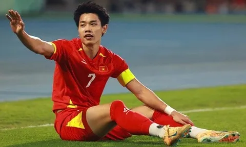 Nam MC nổi tiếng gửi tâm thư hơn 300 từ cho Đình Bắc: "Hãy thật tỉnh táo trước những tiếng vỗ tay"