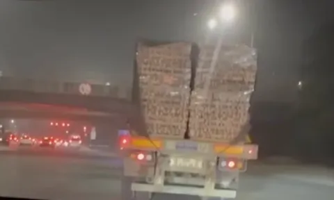 Xử phạt tài xế xe container chở 25 kiệu gạch chênh vênh trên đường
