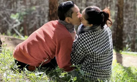 Nam nghệ sĩ nổi tiếng nói về hôn nhân với vợ viện trưởng hơn 11 tuổi: “Yêu là khi mệt vẫn ở lại”
