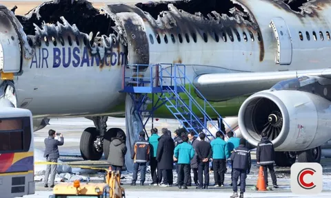 Hàng loạt hãng hàng không bất ngờ cấm hành khách dùng pin dự phòng từ 26/1