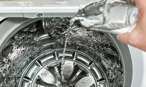 Mẹo vệ sinh máy giặt sạch bong kin kít bằng 2 nguyên liệu có sẵn trong gian bếp