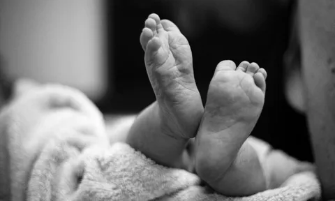 Xác minh vụ thi thể trẻ sơ sinh trong sọt rác tại khu công nghiệp Vĩnh Long