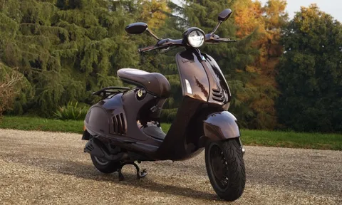 Xem trước Vespa 946 Horse sắp về Việt Nam: Phiên bản giới hạn dành cho người chơi Vespa hệ tuổi ngựa, giá về Việt Nam dễ rơi tầm nửa tỷ