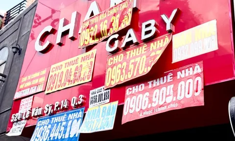 Thị trường thời trang TP.HCM: Cửa hàng truyền thống chật vật trước sức ép online