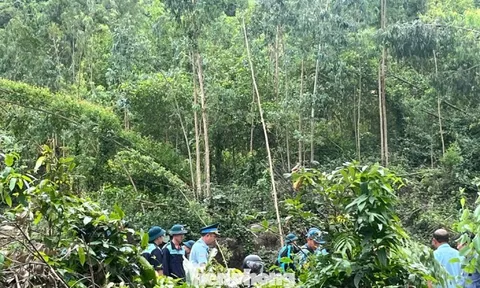 Hiện trường máy bay quân sự YAK-130 rơi ở vùng núi Đắk Lắk