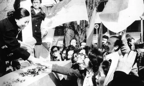 Hiệp định Paris: 'Trận địa lòng dân' giữa kinh đô ánh sáng