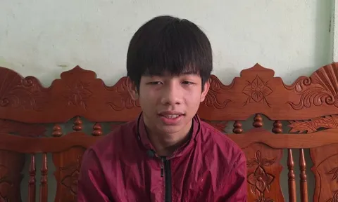 Khen thưởng nam sinh cứu phi công nhảy dù sau sự cố máy bay rơi ở Đắk Lắk