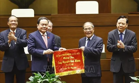 Chủ tịch Quốc hội Trần Thanh Mẫn gặp mặt nguyên lãnh đạo Quốc hội qua các thời kỳ