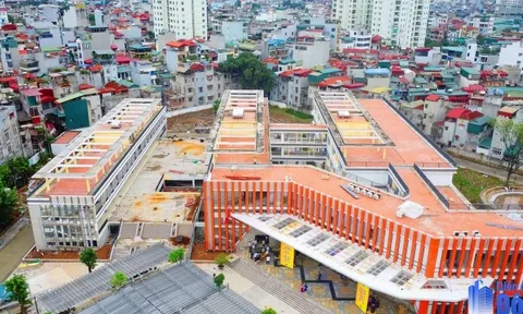 1 trường THPT công lập ở Hà Nội lột xác hoàn toàn: Từ cũ kỹ giờ TO ĐẸP quá đỗi, bước vào mà cứ ngỡ đang đóng phim thanh xuân!