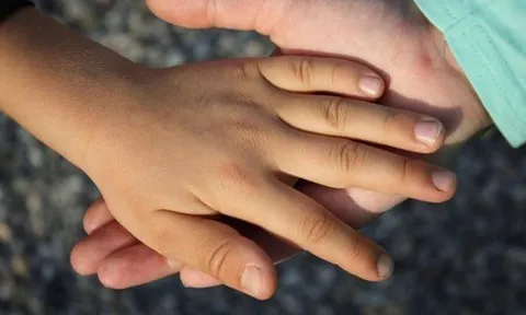 Trẻ có thông minh hay không, nhìn bàn tay là có thể đoán ra: Tin hay không tùy bạn!