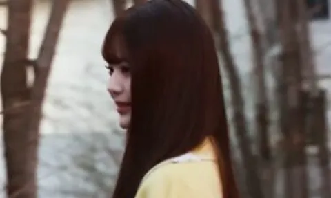 “Công chúa Kpop” bị mắng ngay giữa sự kiện, ngượng ngùng rồi phải rời đi ngay