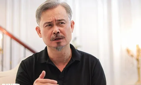 Vĩnh Xương đi chợ đầu mối lúc 2h30 sáng, tự tay dắt xe, bê đồ cho khách