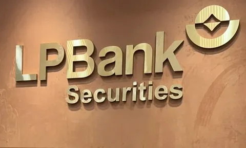 Ông Nguyễn Đức Thụy và con trai nắm 26,93 % cổ phần Chứng khoán LPBank