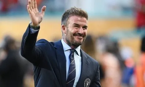 David Beckham ký hợp đồng 400 triệu USD giữa ồn ào rạn nứt với con trai