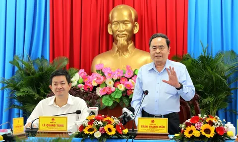 Chủ tịch Quốc hội Trần Thanh Mẫn kiểm tra, làm việc với Ủy ban Bầu cử TP. Cần Thơ