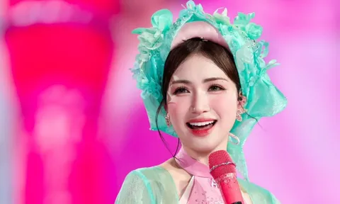 Hoà Minzy được "đại gia" vung tiền làm 1 điều đặc biệt tại fan concert