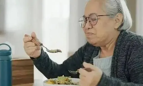 Người trên 60 tuổi thà ở nhà ngủ còn hơn là làm 4 điều này thường xuyên, càng làm càng hại thân