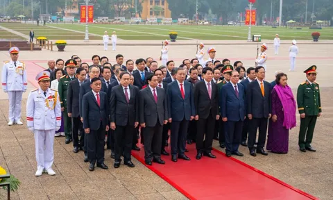 Lãnh đạo Đảng, Nhà nước vào lăng viếng Chủ tịch Hồ Chí Minh nhân 96 năm Ngày thành lập Đảng