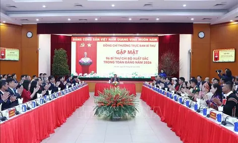 Thường trực Ban Bí thư Trần Cẩm Tú gặp mặt 96 bí thư chi bộ xuất sắc