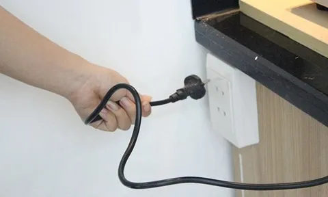 Rút ngay phích cắm 5 thiết bị này trước khi về quê nếu không muốn "tiền mất tật mang" đầu năm