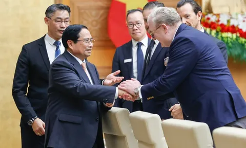 Thủ tướng Phạm Minh Chính làm việc với Đoàn doanh nghiệp Thuỵ Sĩ và châu Âu