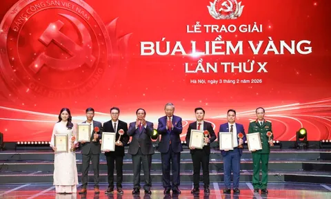 Báo Điện tử Chính phủ đoạt hai Giải Búa liềm Vàng năm 2025