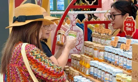 Giỏ Quà Tết Việt 2026: Tinh Nguyên tạo dấu ấn tại Saigon Centre & Takashimaya