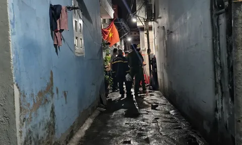 Tiếng chuông báo cháy dồn dập giữa đêm và những giây phút tuyệt vọng phá cửa cứu 3 mẹ con trong vụ cháy ở TP.HCM