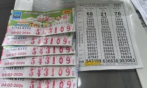 Nam shipper mua vé số ủng hộ người bán, bất ngờ đổi đời trước thềm năm mới: Tiền thưởng "khủng" cỡ nào?