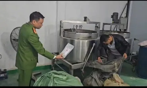 Thủ đoạn tinh vi của đường dây sản xuất thuốc giả, bán trên Shopee, TikTok