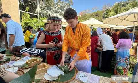 Lễ hội bánh chưng “níu chân” khách Tây, làm giàu sản phẩm tại Khu du lịch Quốc gia Mũi Né