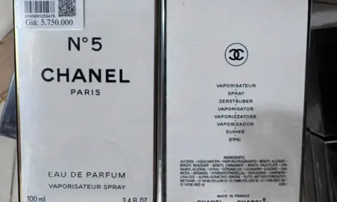 Triệt phá đường dây nước hoa giả khủng tại TP.HCM: Hơn 10.000 chai tuồn ra thị trường, trị giá tới 10 tỷ đồng