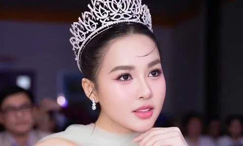 Á hậu Đỗ Hà Trang ghi điểm với phong cách thời trang thanh lịch