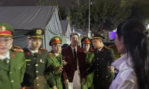 Nam ca sĩ được công an Lạng Sơn "giải vây" là ai?