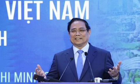 Thủ tướng kêu gọi doanh nghiệp cùng "lách qua cơn gió ngược, tìm điểm sáng”