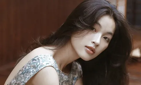 Nhan sắc kinh diễm như sao thập niên 90 của cô gái được nhạc trưởng trẻ nổi tiếng Việt Nam cầu hôn